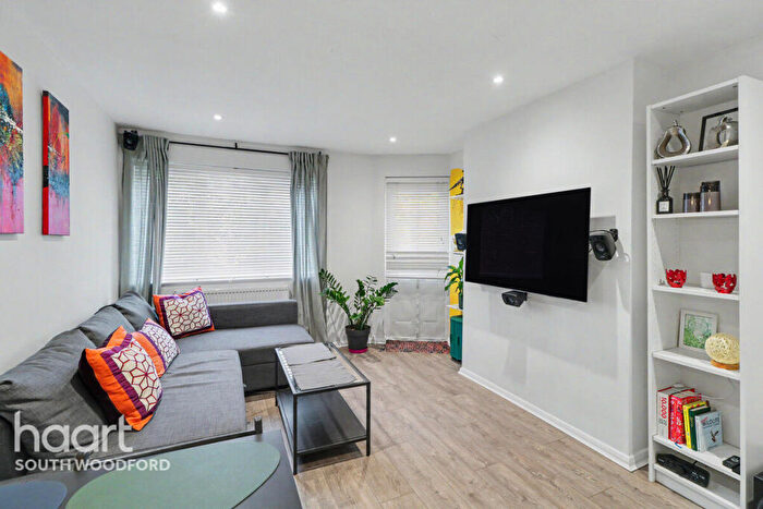 3 Bedroom Apartment For Sale In Hermitage Walk, London, E18