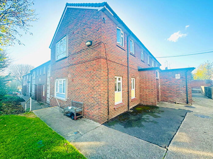 1 Bedroom Flat To Rent In Crayford High Street, Crayford, Dartford, DA1