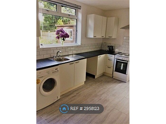 3 Bedroom Semi-Detached House To Rent In Charlbury Road, Nottingham, NG8