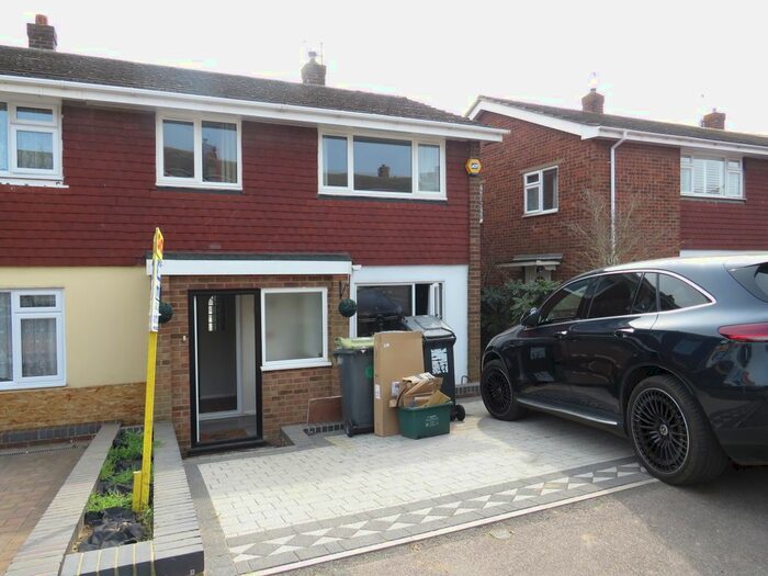 3 Bedroom Semi-Detached House To Rent In Heron Road, Larkfield, Aylesford, ME20
