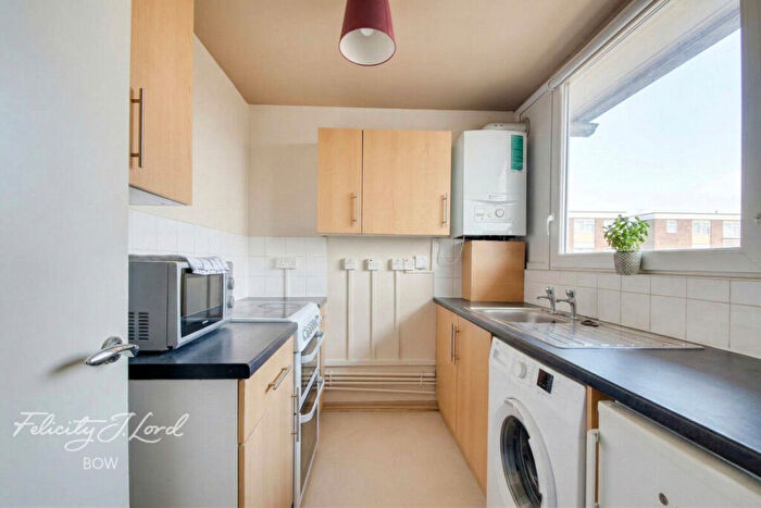 1 Bedroom Flat For Sale In Burdett Road, London, E14