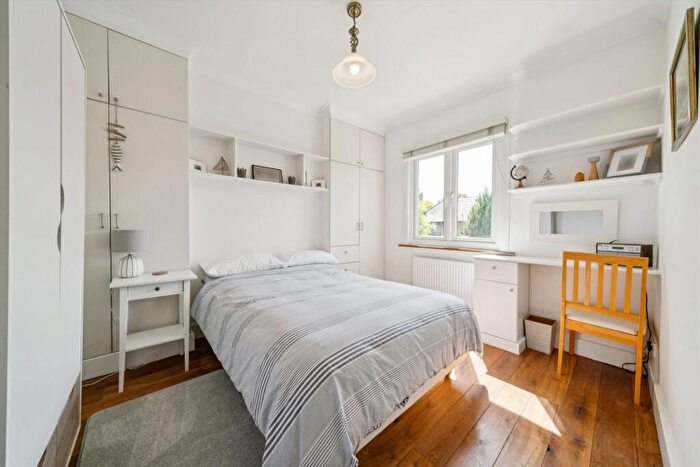 3 Bedroom Terraced House For Sale In Framfield Road, Tooting, CR4