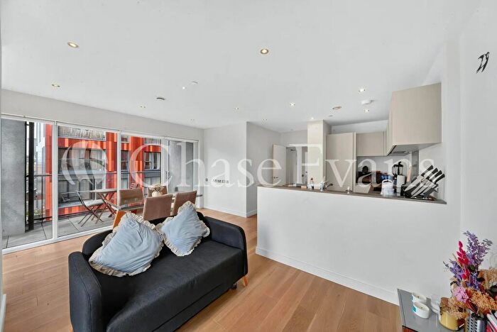 2 Bedroom Flat For Sale In Lotus House, New Union Wharf, Ovex Close, Canary Wharf, London, E14