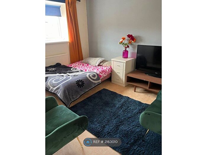 4 Bedroom Semi-Detached House To Rent In Forest View, Mountain Ash, CF45