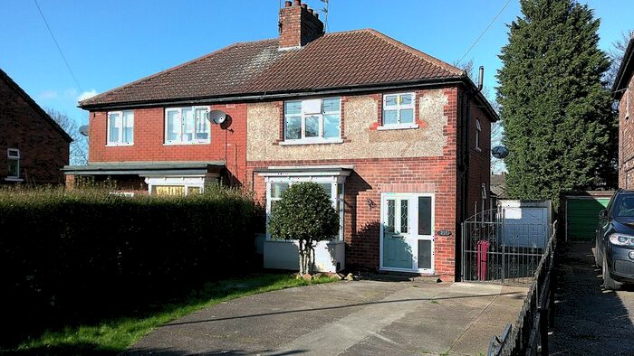 3 Bedroom Semi-Detached House To Rent In Burringham Road, Scunthorpe, DN17