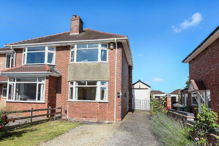 2 Bedroom Semi-Detached House To Rent In Delbush Avenue, Sandhills, OX3