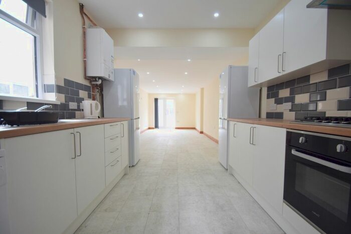 6 Bedroom Terraced House To Rent In Moy Road, Roath, CF24