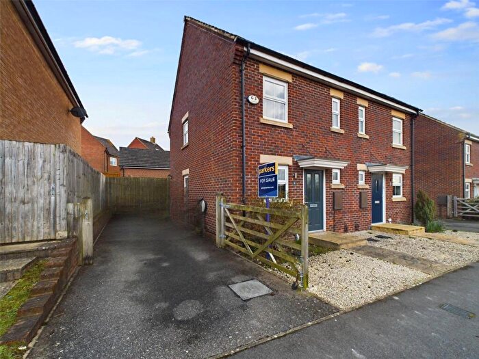 2 Bedroom Semi-Detached House For Sale In Kiln Avenue, Chinnor, Oxfordshire, OX39