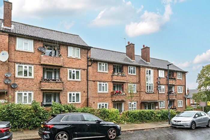 2 Bedroom Flat For Sale In Cantwell House, Cantwell Road, SE18