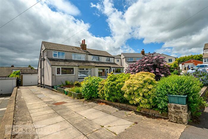 2 Bedroom Semi-Detached Bungalow For Sale In Hill View, Halifax, West Yorkshire, HX2