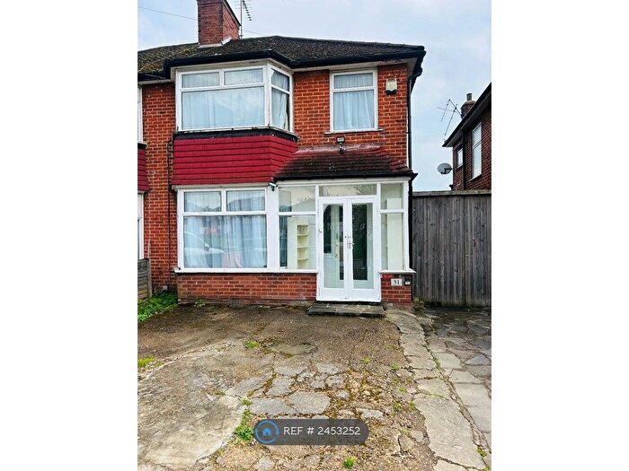 3 Bedroom Semi-Detached House To Rent In Tewkesbury Gardens, London, NW9