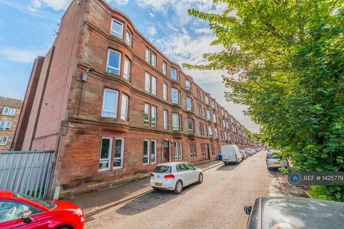 2 Bedroom Flat To Rent In Andrews Street, Paisley, PA3