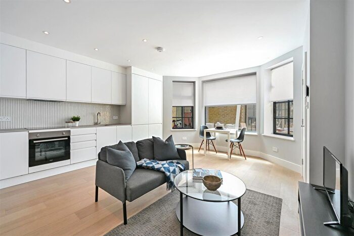 1 Bedroom Flat For Sale In Caxton Road, London, W12