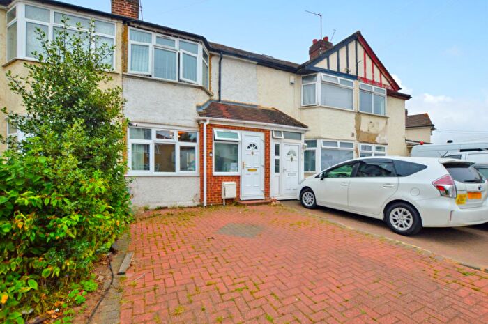 3 Bedroom Terraced House For Sale In Salt Hill Way, Slough, SL1