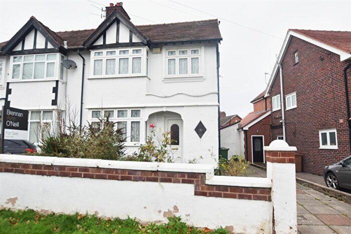 3 Bedroom Semi-Detached House For Sale In Gorseyville Road, Higher Bebington, CH63