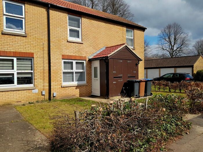 1 Bedroom Terraced House To Rent In Oaktree Garth, Welwyn Garden City, AL7