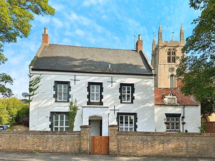 2 Bedroom Flat For Sale In South Street, Bourne, PE10