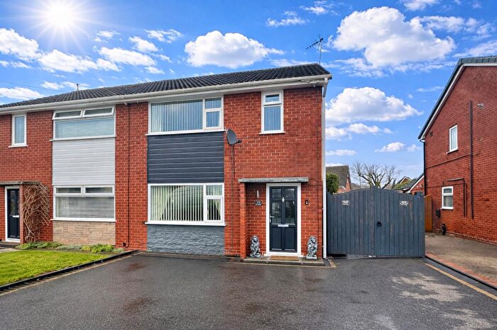 3 Bedroom Semi-Detached House For Sale In Lear Drive, Wistaston, Cheshire, CW2
