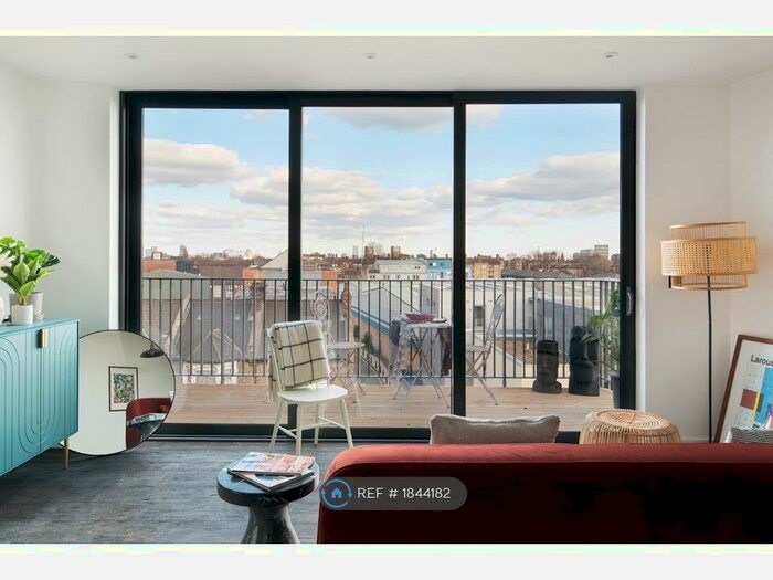 3 Bedroom Flat To Rent In Cambridge Heath, London, E2