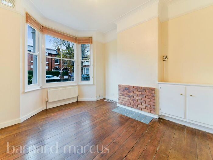 2 Bedroom Flat To Rent In Oglander Road, London, SE15