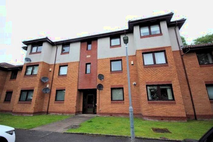 2 Bedroom Flat To Rent In Glanderston Court, Knightswood, Glasgow, G13