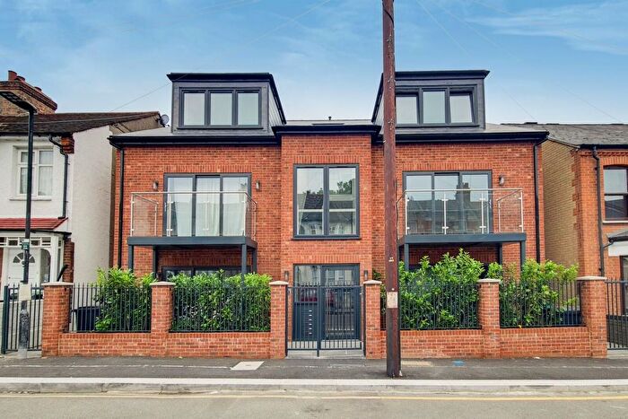 2 Bedroom Flat To Rent In Greyhound Road, Tottenham, London, N17
