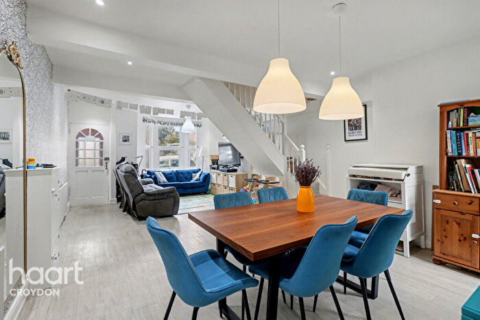 3 Bedroom Terraced House For Sale In Grafton Road, Croydon, CR0