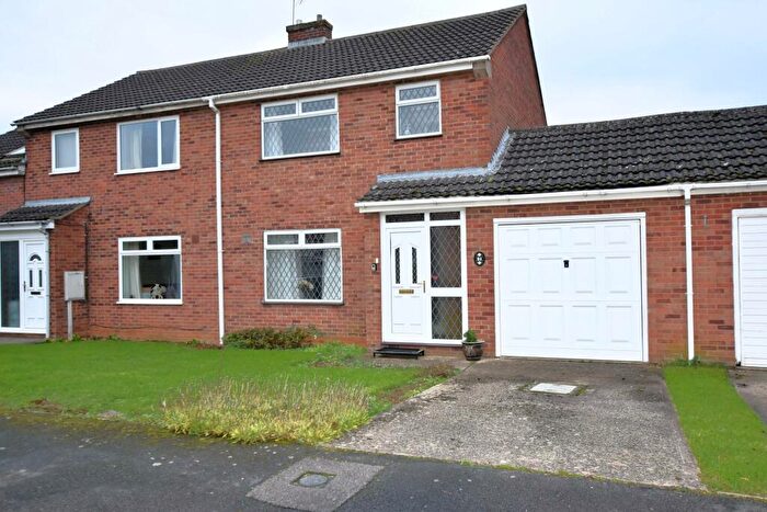 3 Bedroom Semi-Detached House To Rent In Moray Close, Stamford, PE9