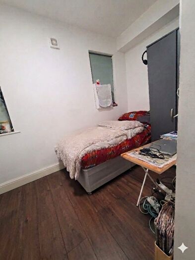 1 Bedroom Semi-Detached House To Rent In Lammas Avenue, Mitcham, CR4