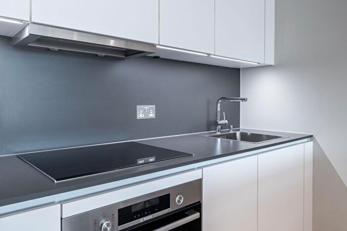 1 Bedroom Flat To Rent In Flat Gerard Court, NW2