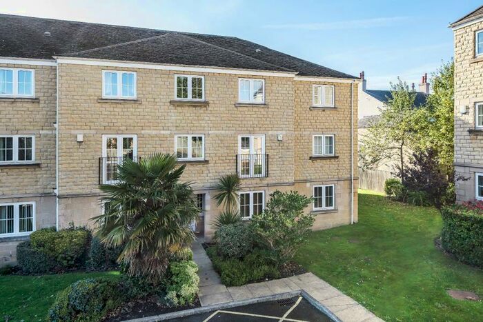 2 Bedroom Flat To Rent In Britannia Mews, Pudsey, Leeds, LS28