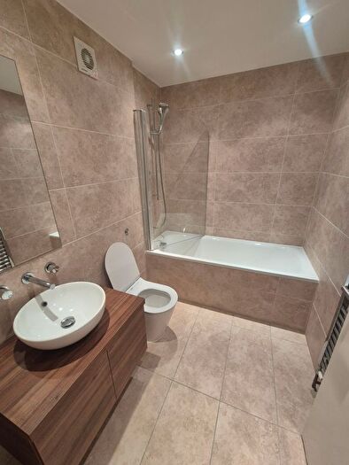 3 Bedroom Flat To Rent In Ayton Drive, Portland, DT5
