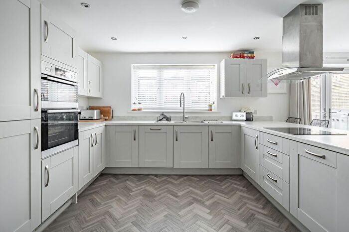 5 Bedroom Detached House For Sale In Vantage Copse, Bursledon, SO31