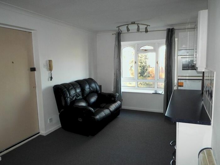 Studio To Rent In Rednal Mill Drive, Rednal, Birmingham, B45