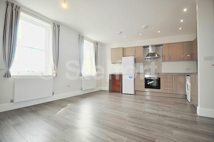 2 Bedroom Flat To Rent In Junction Road, London, N19