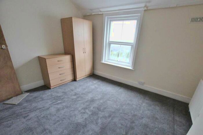 1 Bedroom Property To Rent In Westbourne Arcade Bournemouth, BH4