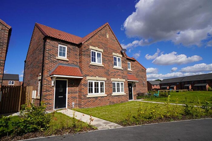 3 Bedroom Semi Detached House For Sale In Langhorn Drive, Howden, Goole, DN14