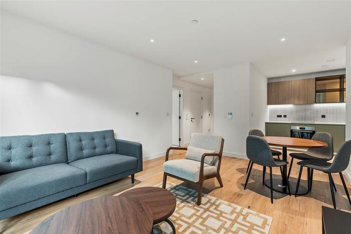 1 Bedroom Flat To Rent In Iris House, Cedrus Avenue, London, UB1