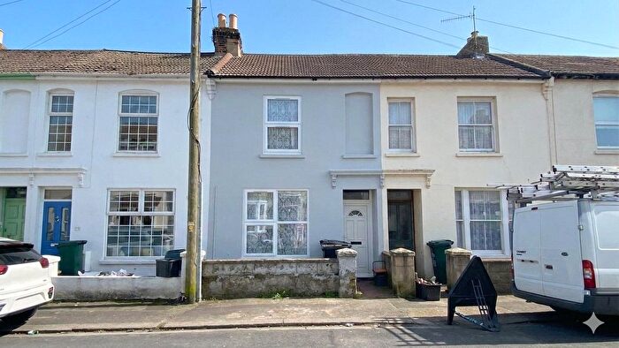 3 Bedroom Terraced House For Sale In Gardener Street, Portslade, East Sussex, BN41