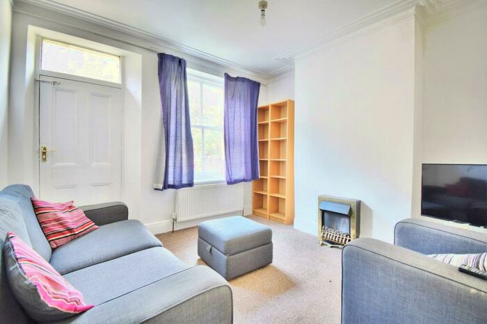 3 Bedroom Terraced House To Rent In Hawthorn Terrace, Sheffield, S10