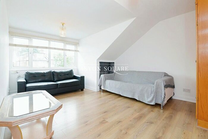 1 Bedroom Flat To Rent In Leeside Crescent, London, NW11