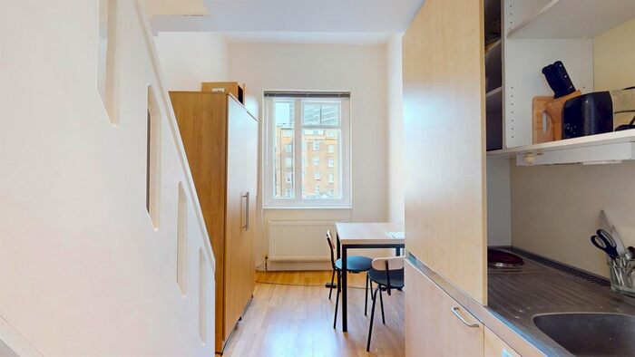 Studio To Rent In Courtfield Gardens, London, SW5