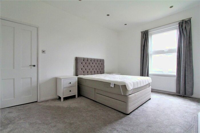 2 Bedroom Flat To Rent In Greenhill Road, Harrow, Middlesex, HA1
