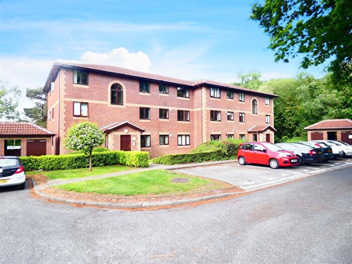 1 Bedroom Flat To Rent In Barrow Down Gardens, Thornhill, Southampton, SO19