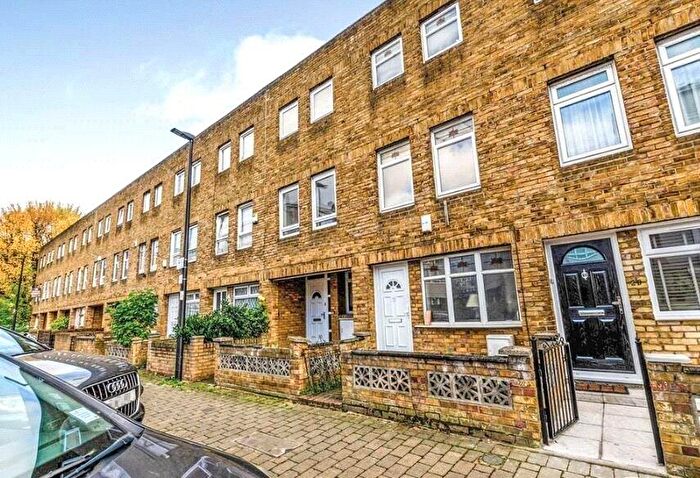 4 Bedroom House To Rent In Brabazon Street, Poplar, London, E14