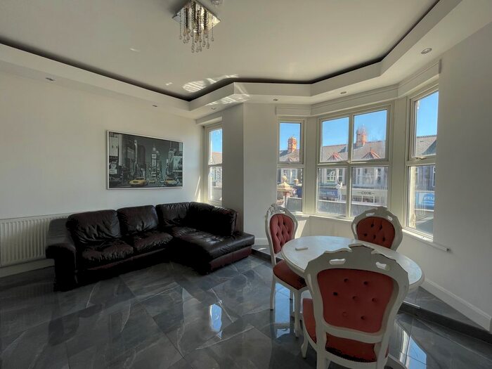 2 Bedroom Flat To Rent In Wellfield Road, Cardiff, CF24