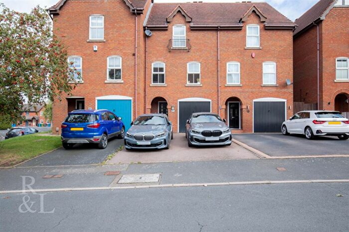 4 Bedroom Town House For Sale In Kensington Drive, Tamworth, B79
