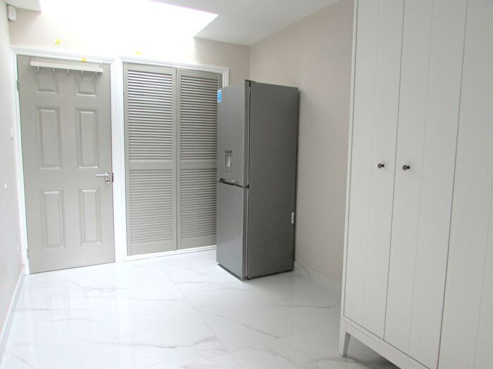 1 Bedroom Flat To Rent In Ash Close, Stanmore, Middlesex, HA7