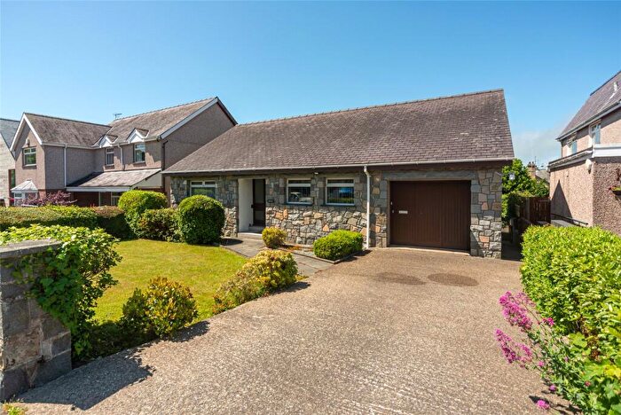 2 Bedroom Bungalow For Sale In St. Davids Road, Caernarfon, Gwynedd, LL55