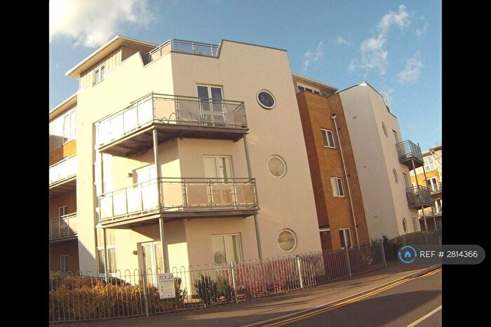 2 Bedroom Flat To Rent In Hydro House, Chertsey, KT16